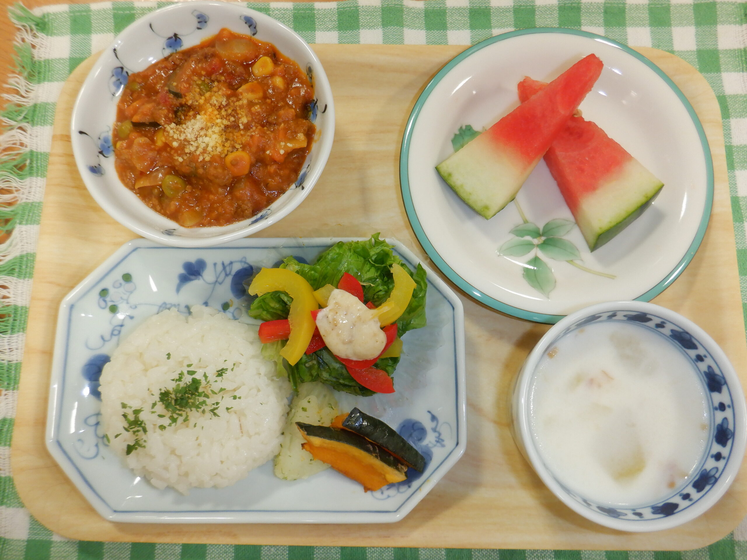 ７月子ども食堂レシピ「夏野菜のキーマカレー」